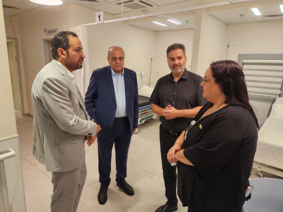 الطيبي و بن سعيد يزوران مركز المعاهد 